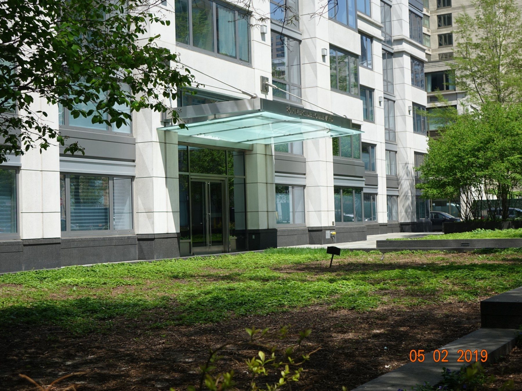 80 Riverside Boulevard