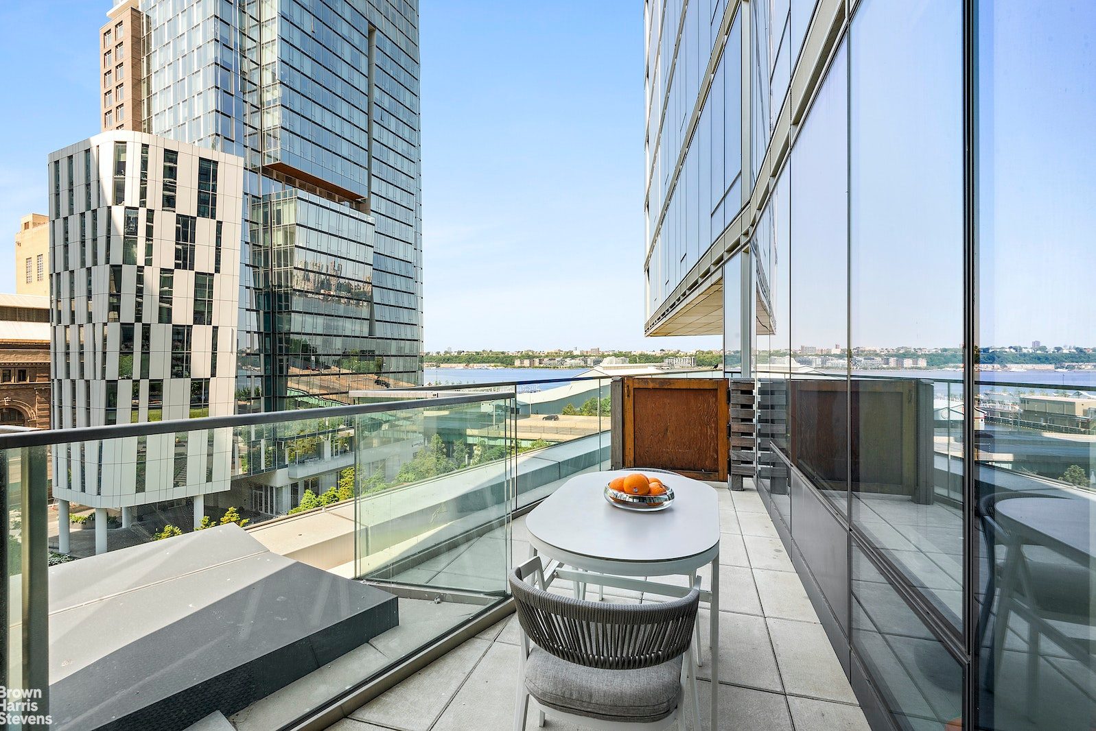30 Riverside Boulevard