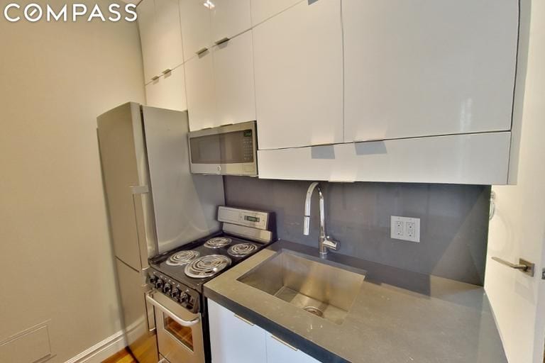 326 East 35th Street
