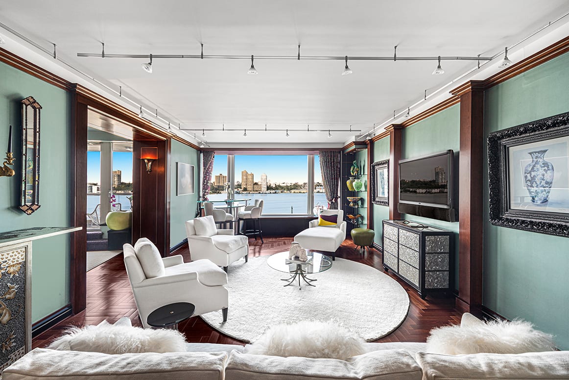 240 Riverside Boulevard