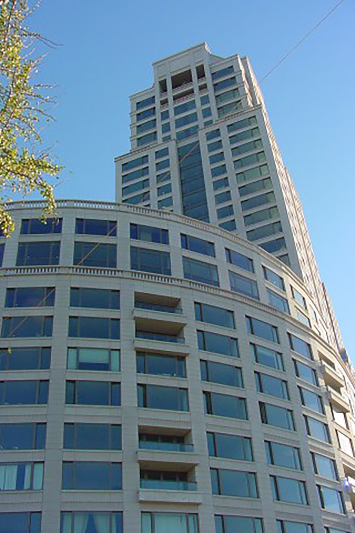 240 Riverside Boulevard