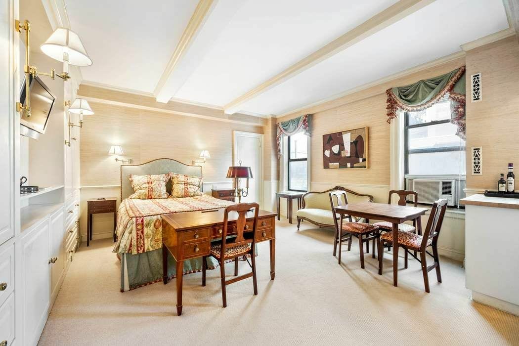17 West 64th Street