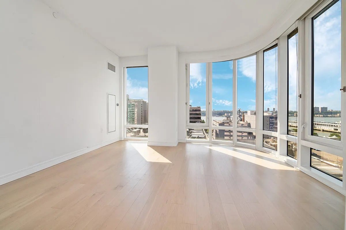 572 Eleventh Avenue