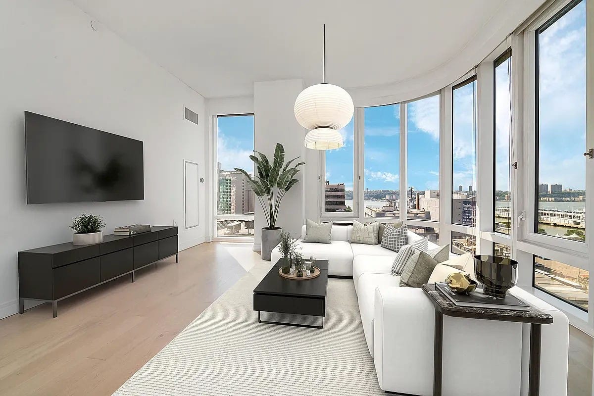 572 Eleventh Avenue