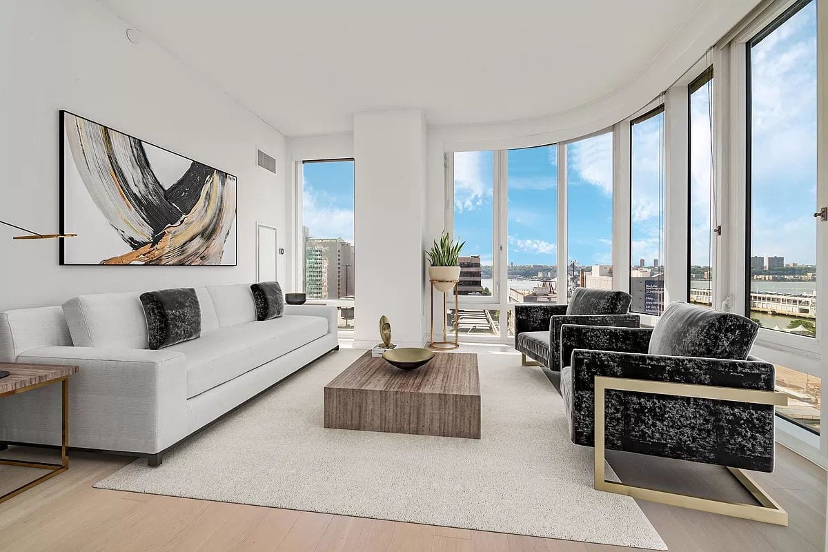 572 Eleventh Avenue