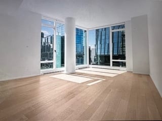 30 Riverside Boulevard