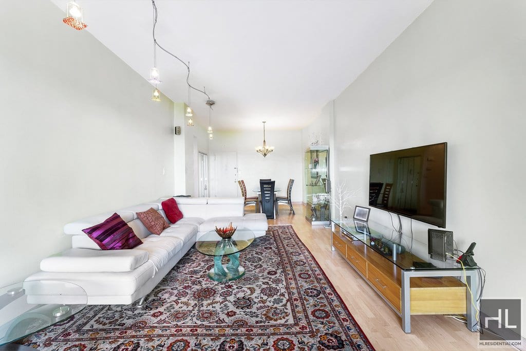 61-20 Grand Central Parkwa