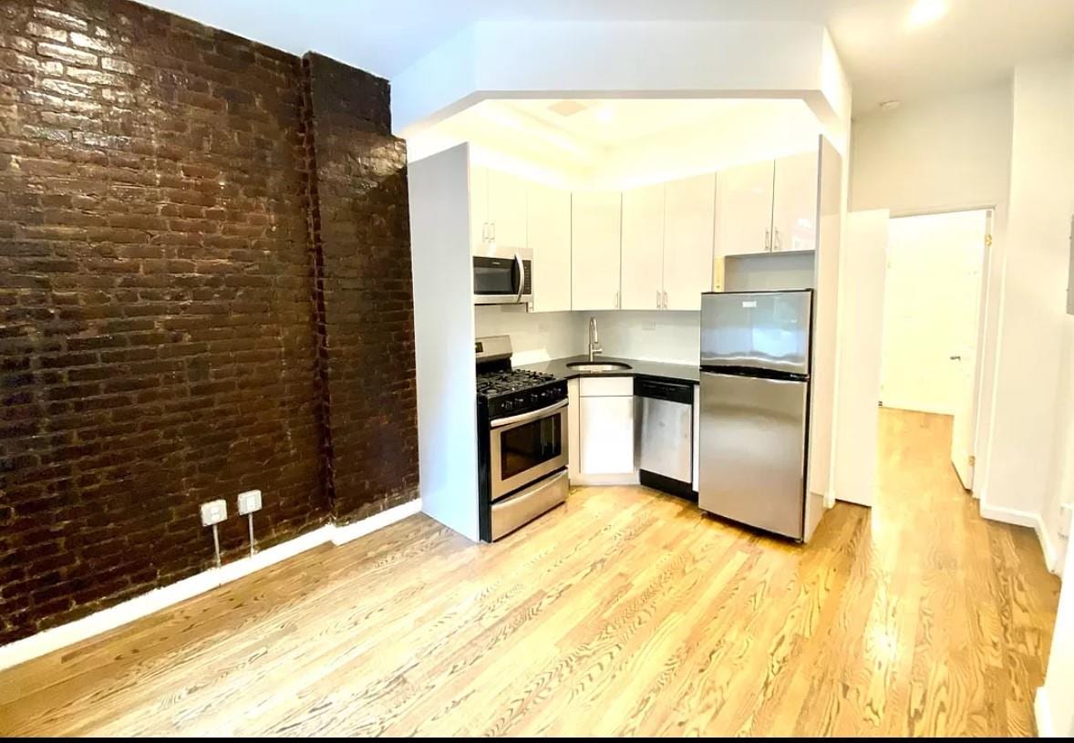 247 East 39th Street