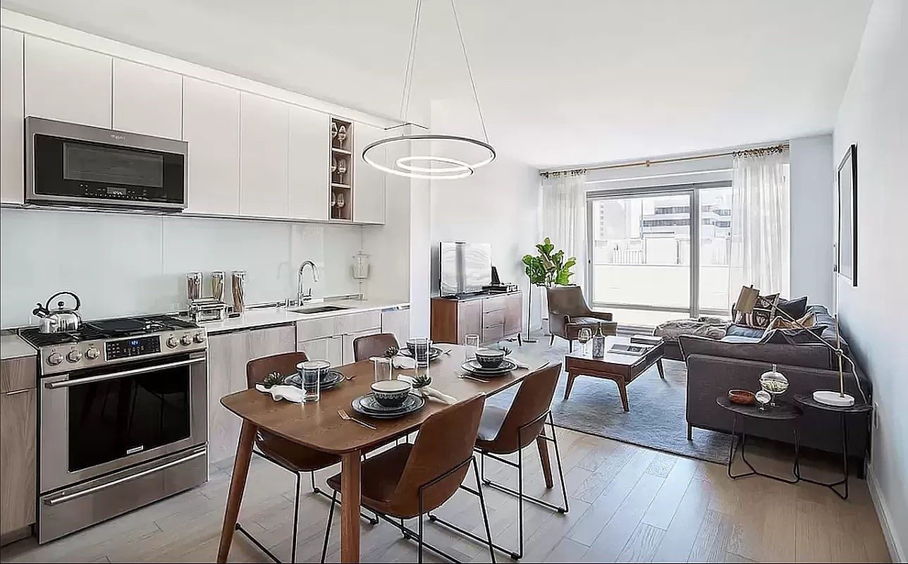 572 Eleventh Avenue