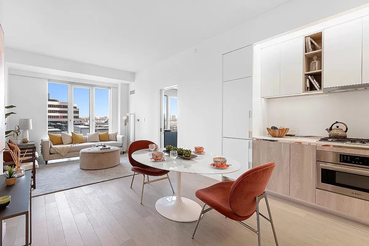 572 Eleventh Avenue