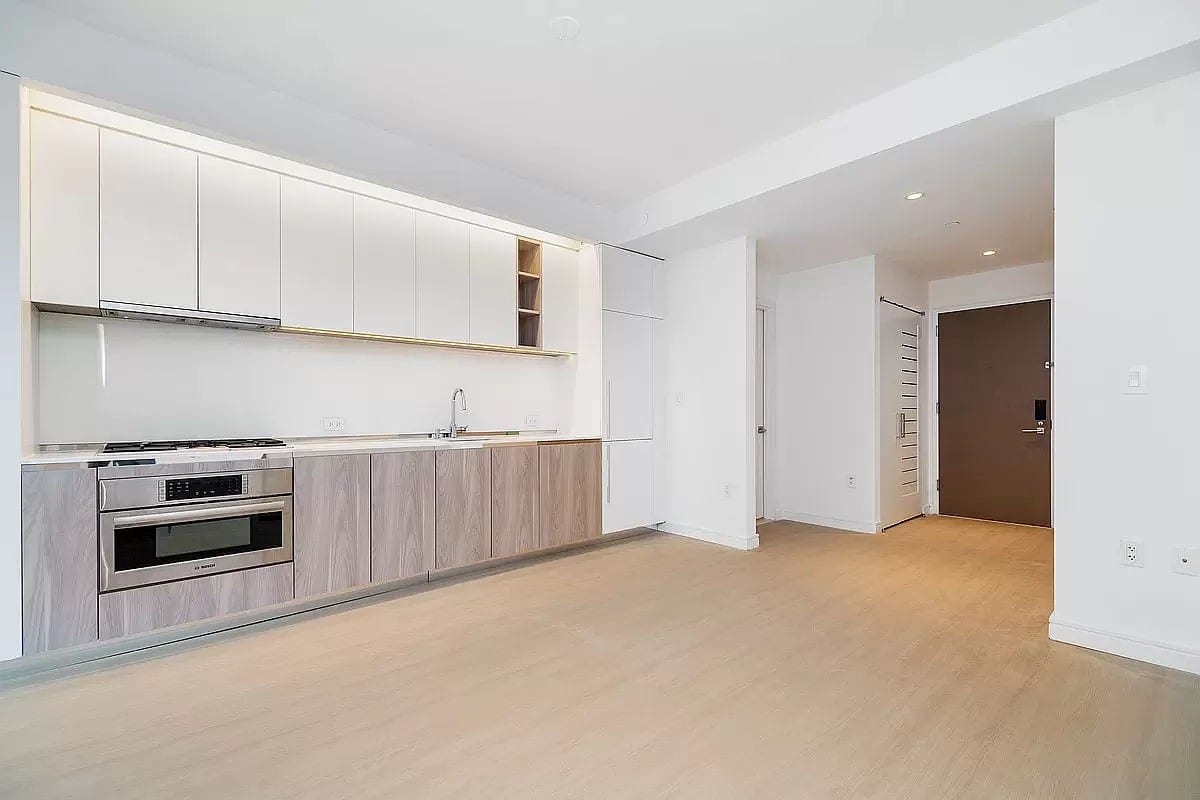 572 Eleventh Avenue