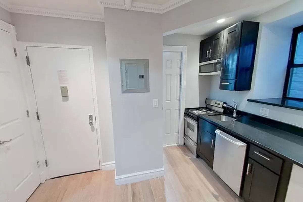 326 East 35th Street