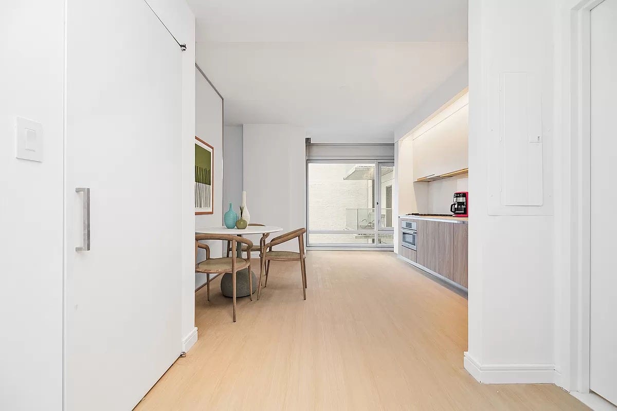 572 Eleventh Avenue