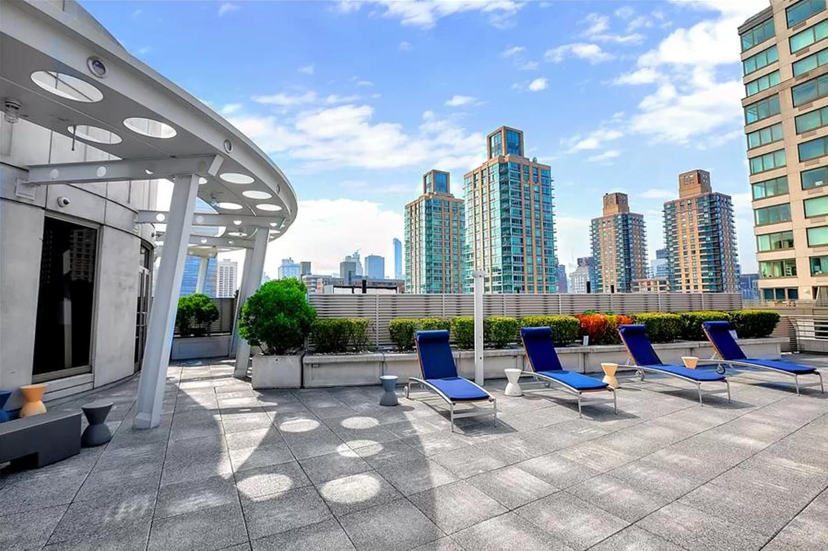 120 Riverside Boulevard