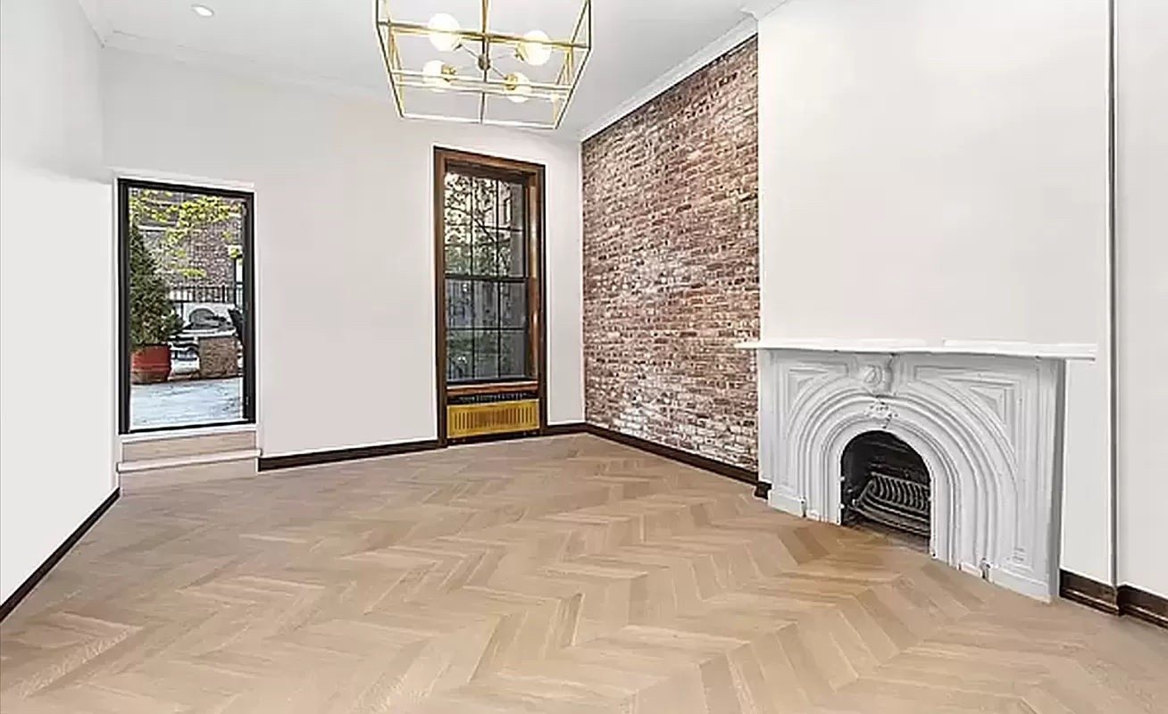 121 East 37th Street