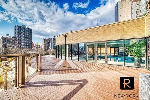 330 East 38th Street
