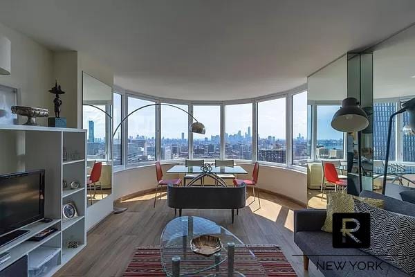 330 East 38th Street