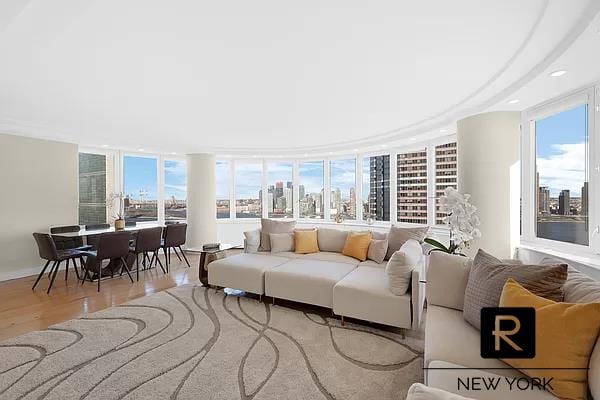 330 East 38th Street