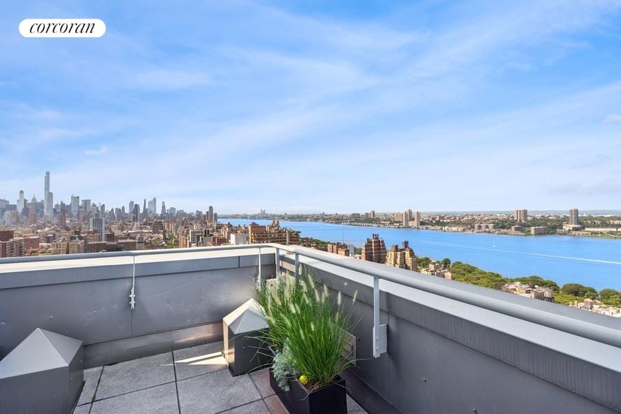 2628 Broadway