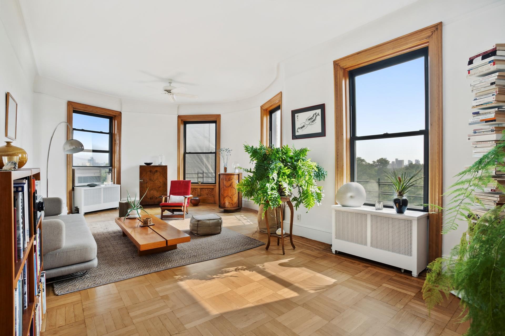 418 Central Park West