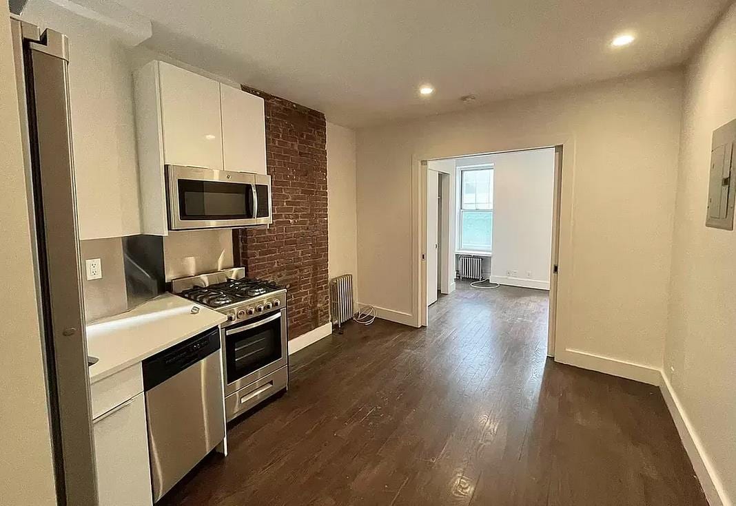 442 Tenth Avenue