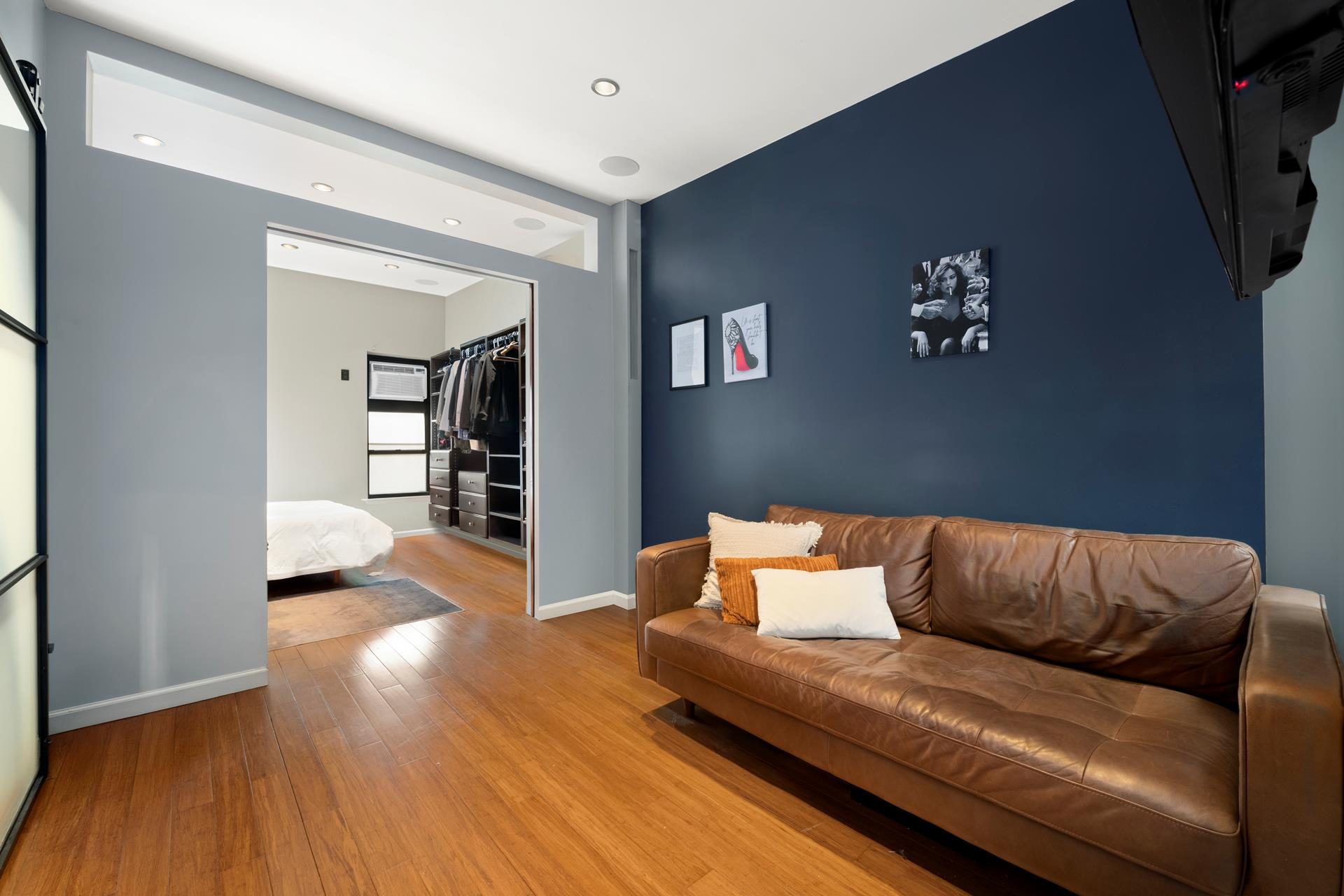 522 West 50th Street
