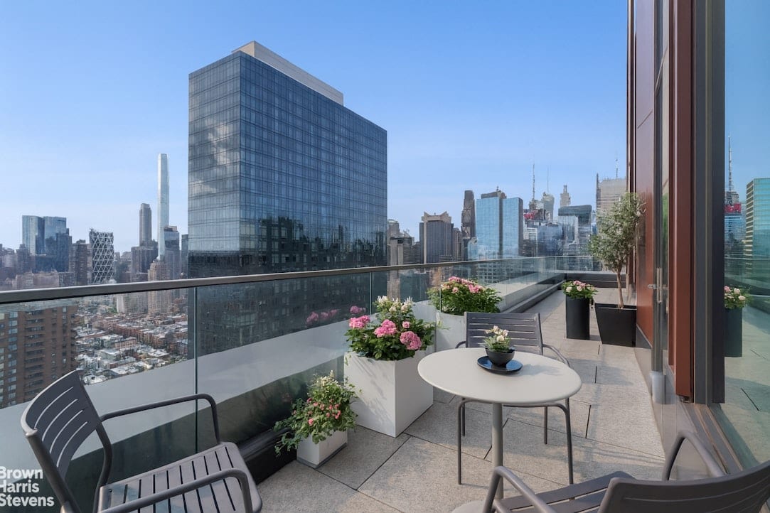472 West 41st Street