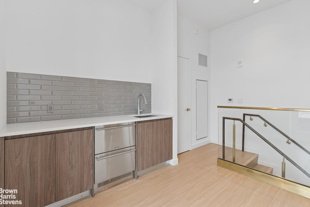 472 West 41st Street