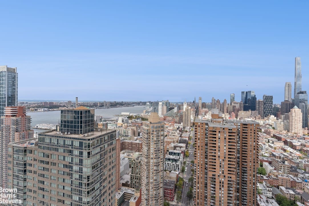 472 West 41st Street