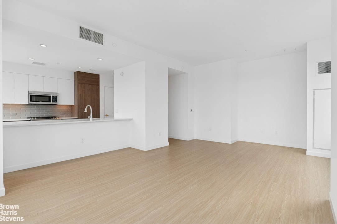 472 West 41st Street
