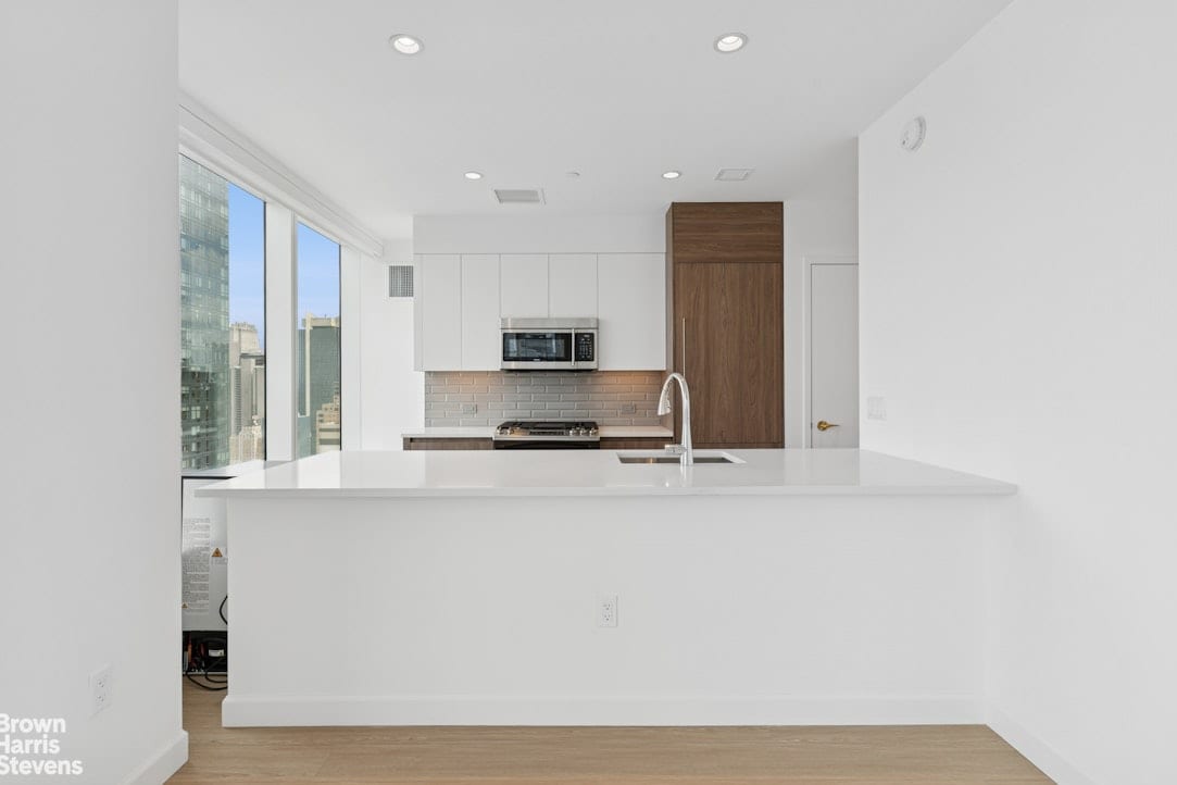 472 West 41st Street
