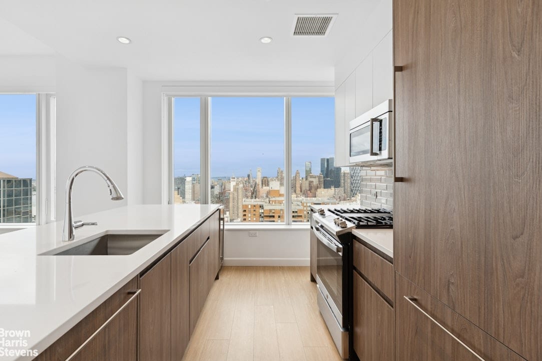 472 West 41st Street
