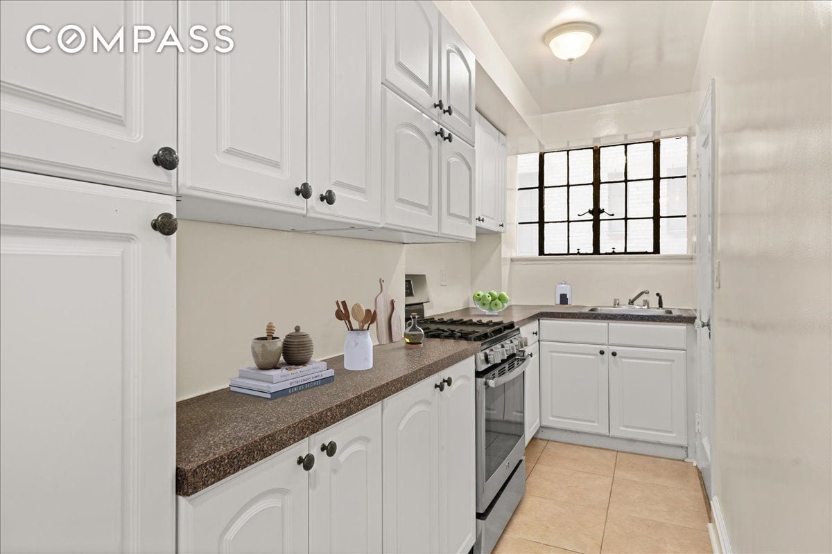 325 East 41st Street