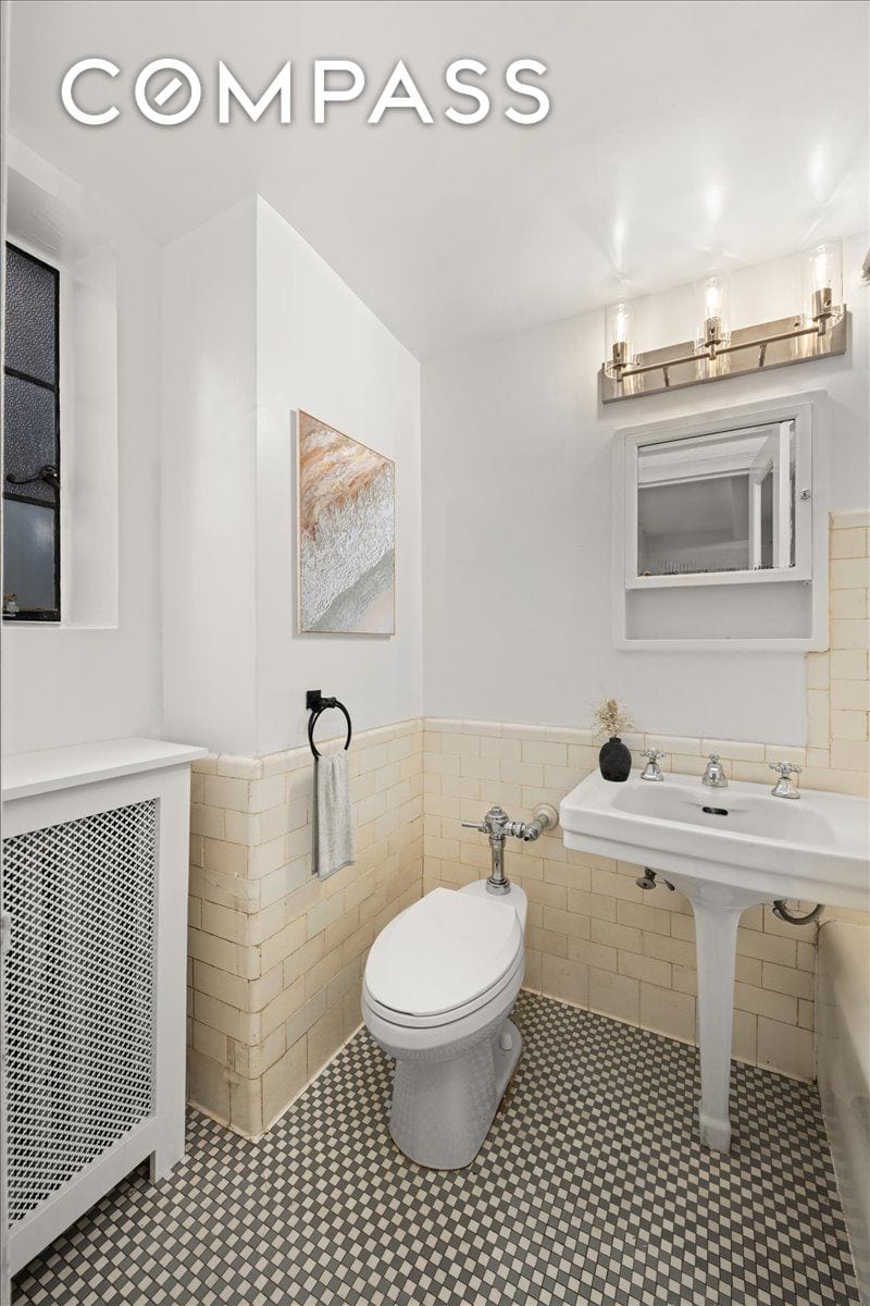 325 East 41st Street