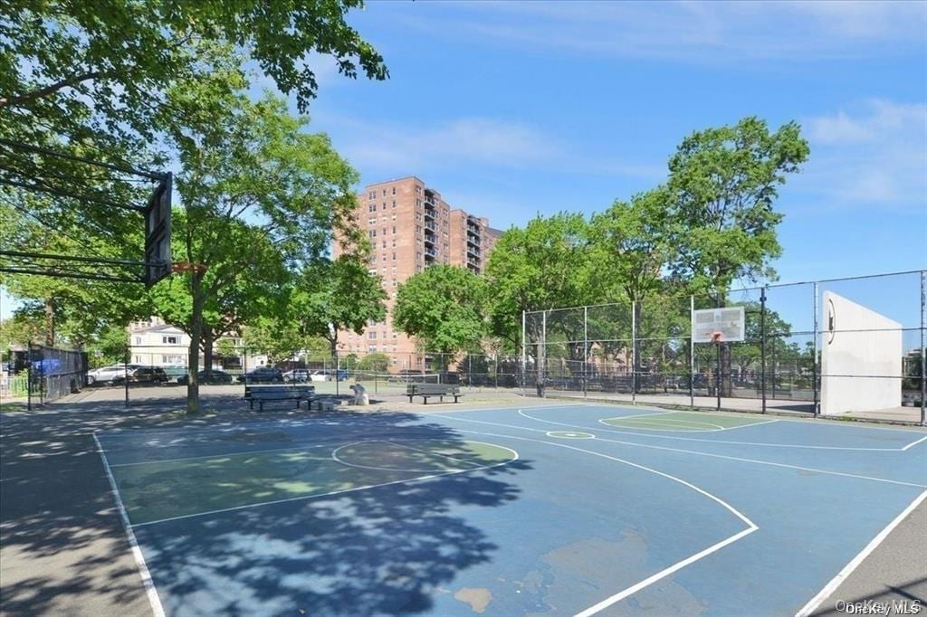 61-20 Grand Central Parkwa