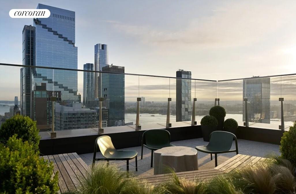 472 West 41st Street