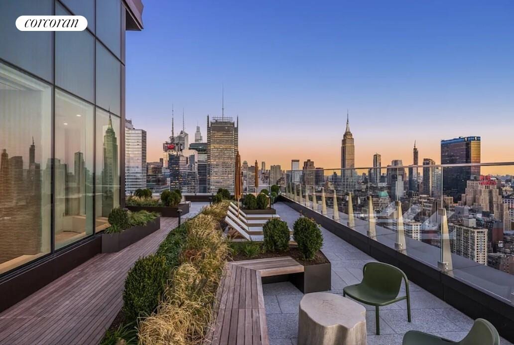 472 West 41st Street