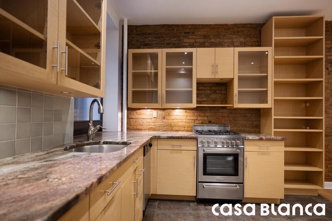 212 West 105th Street