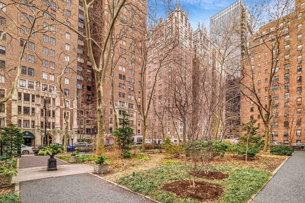 333 East 41st Street