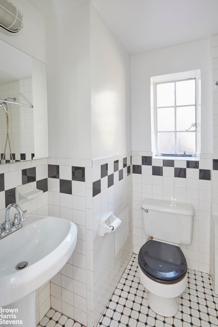 318 East 41st Street