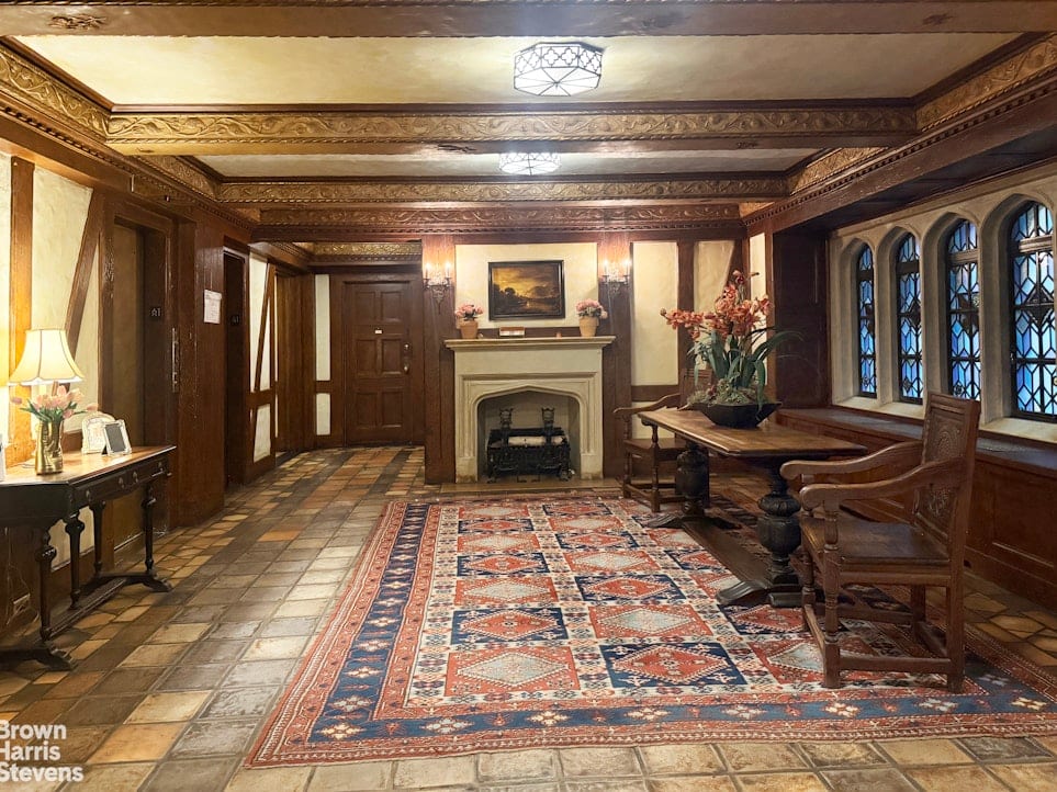 318 East 41st Street