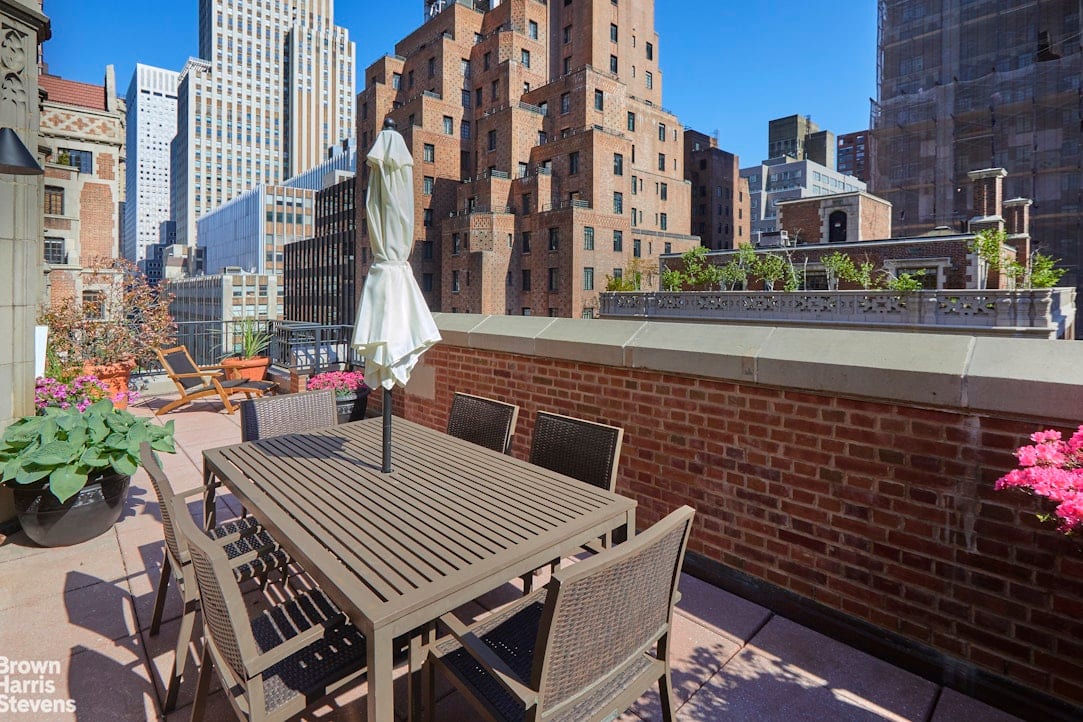 318 East 41st Street