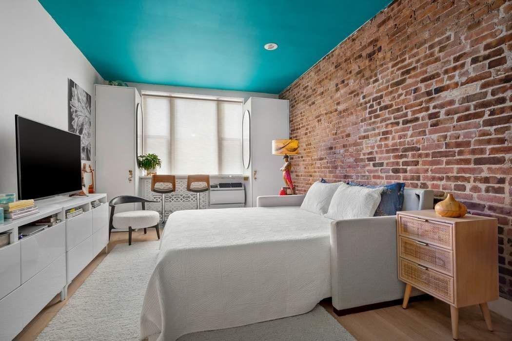 453 West 43rd Street