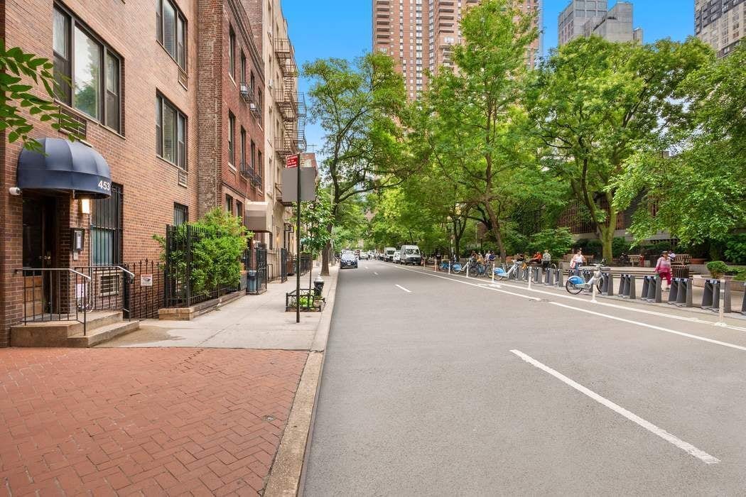 453 West 43rd Street