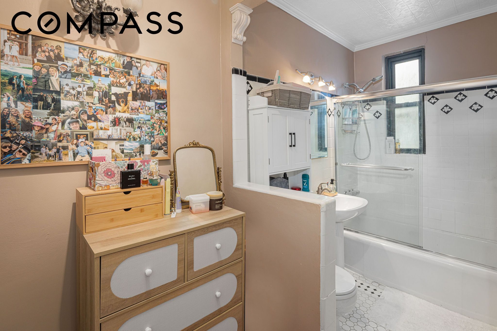 242 East 38th Street