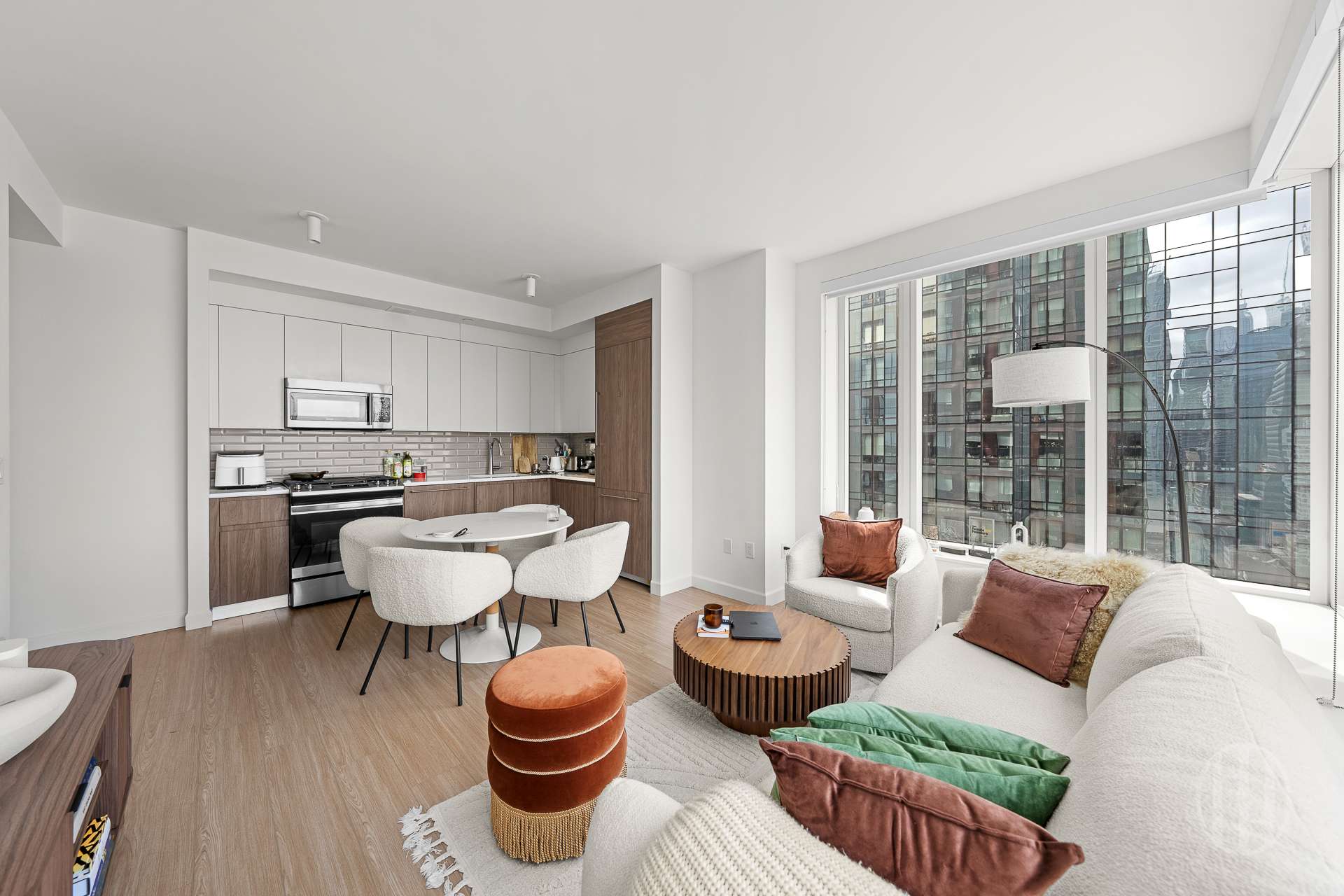 472 West 41st Street