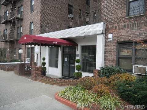 71-11 Yellowstone Boulevard
