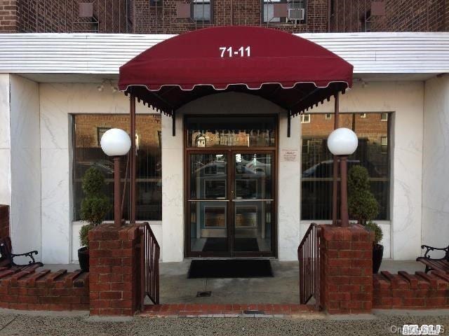71-11 Yellowstone Boulevard