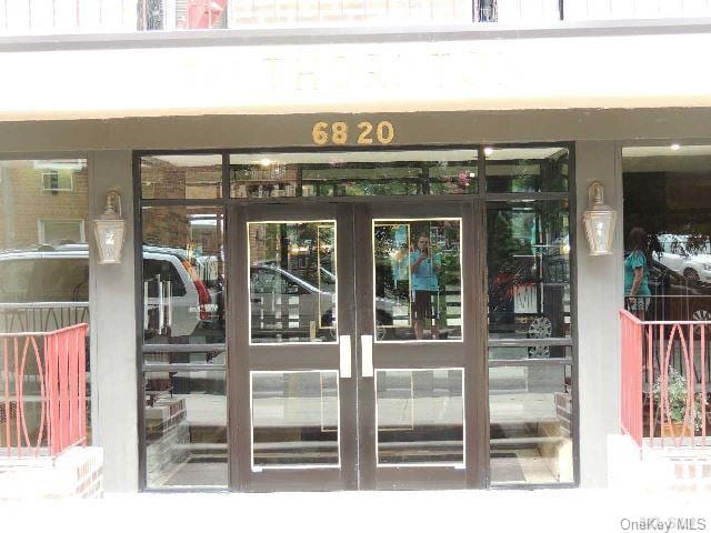 68-20 Selfridge Street