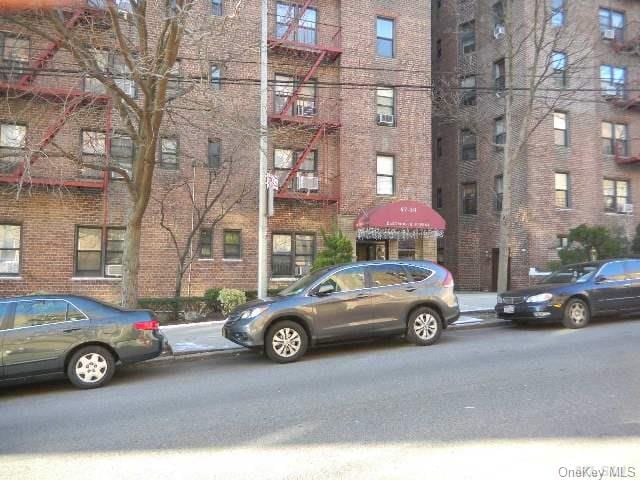 67-30 Dartmouth Street